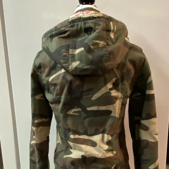 TNA camo jacket - Picture 3 of 3